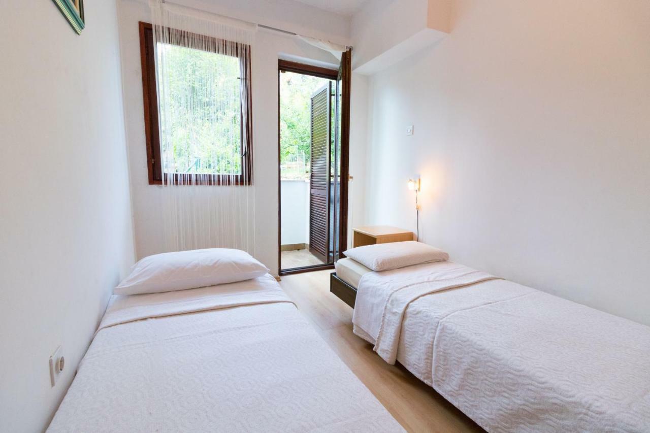 Apartment Beautiful Garden By Rent Istria Porec Luaran gambar